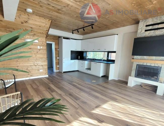 Casă de vacanță modernă P+M (Construcție 2023) – Teren 400 mp, Șemineu & Vedere Panoramică, Rasnov- Glajerie