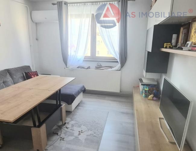 Apartament 3 camere, zona Tractoru, Brasov