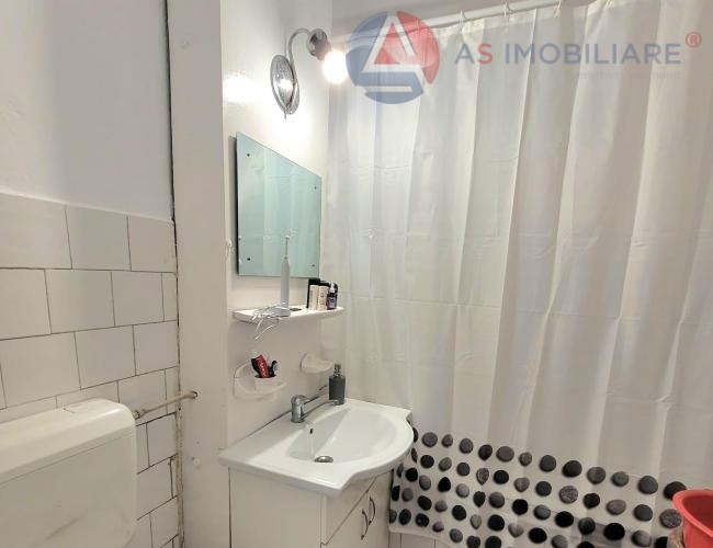 Oportunitate de investiție în cartierul Astra: Apartament luminos cu 3 camere, decomandat
