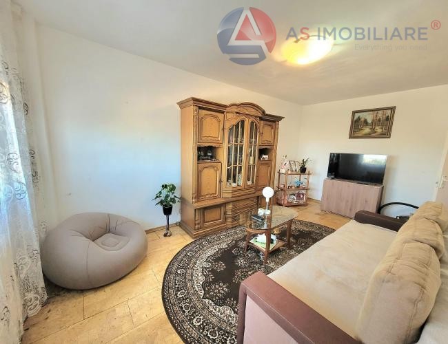 Oportunitate de investiție în cartierul Astra: Apartament luminos cu 3 camere, decomandat