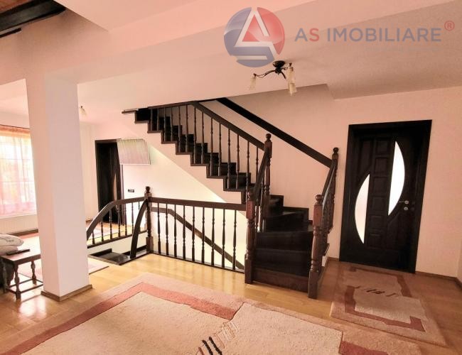 Casa caldurasa si primitoare in zona Florilor, Brasov