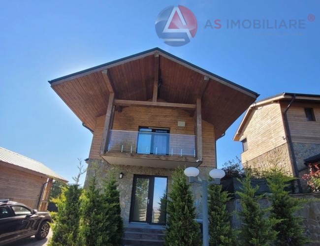Casă de vacanță modernă P+M (Construcție 2023) – Teren 400 mp, Șemineu & Vedere Panoramică, Rasnov- Glajerie