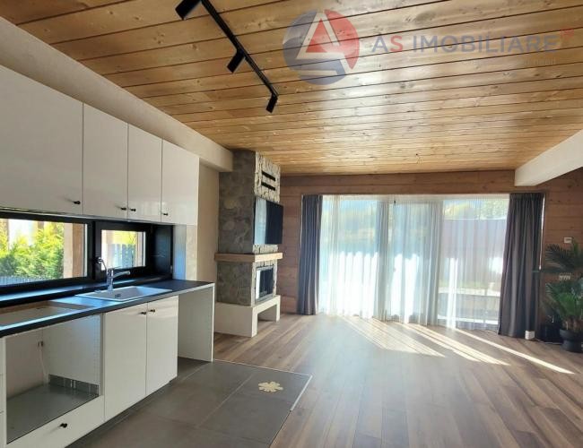 Casă de vacanță modernă P+M (Construcție 2023) – Teren 400 mp, Șemineu & Vedere Panoramică, Rasnov- Glajerie