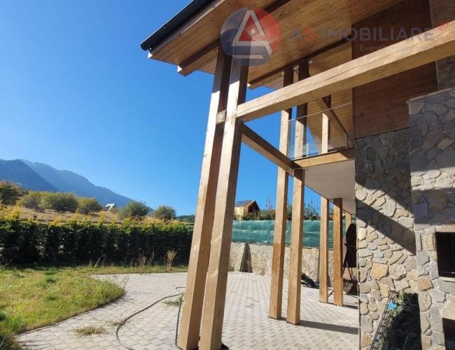 Casă de vacanță modernă P+M (Construcție 2023) – Teren 400 mp, Șemineu & Vedere Panoramică, Rasnov- Glajerie