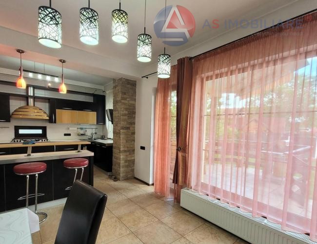 Casa caldurasa si primitoare in zona Florilor, Brasov