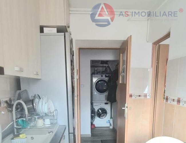 Apartament 3 camere, zona Tractoru, Brasov