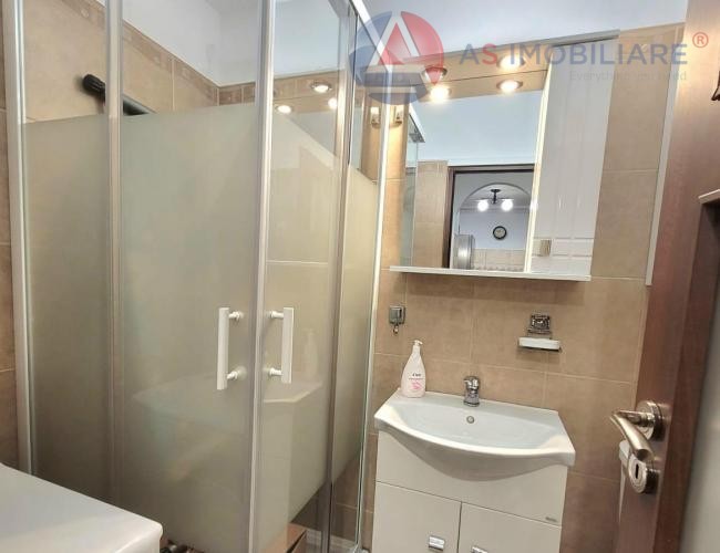 Apartament 2 camere renovat, zona Bisericii Romane, Brasov