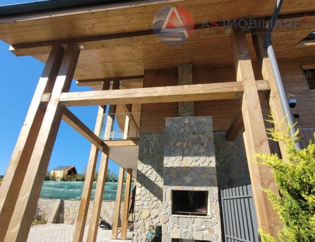 Casă de vacanță modernă P+M (Construcție 2023) – Teren 400 mp, Șemineu & Vedere Panoramică, Rasnov- Glajerie
