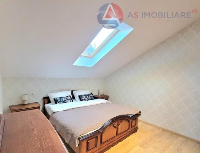 Oportunitate investitionala Casa cu 2 apartamente in zona Scheii Brasovului