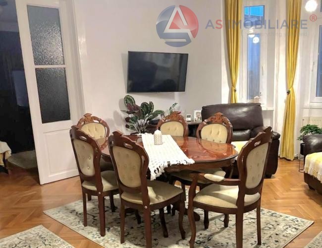 Oază de liniște în Zona Zero: Casă de Vis cu Vedere spre Tâmpa – Renovare Premium 2025