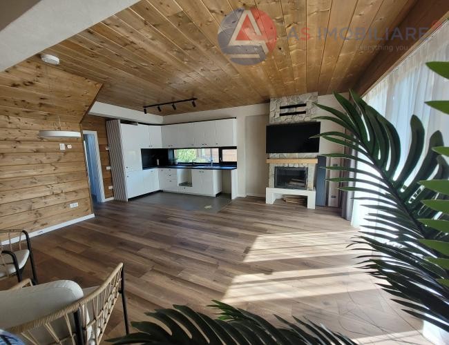 Casă de vacanță modernă P+M (Construcție 2023) – Teren 400 mp, Șemineu & Vedere Panoramică, Rasnov- Glajerie