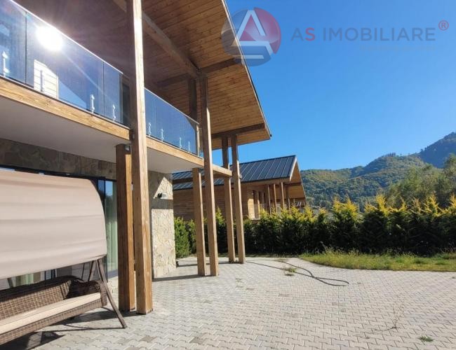 Casă de vacanță modernă P+M (Construcție 2023) – Teren 400 mp, Șemineu & Vedere Panoramică, Rasnov- Glajerie