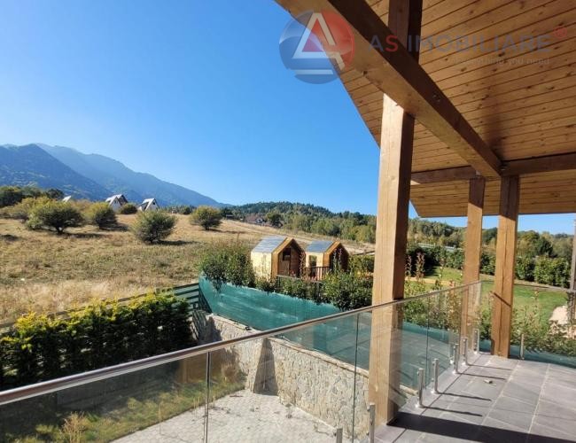 Casă de vacanță modernă P+M (Construcție 2023) – Teren 400 mp, Șemineu & Vedere Panoramică, Rasnov- Glajerie