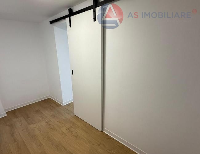Apartament modern cu 2 camere, curte și garaj | Locație premium în Brașovul Vechi