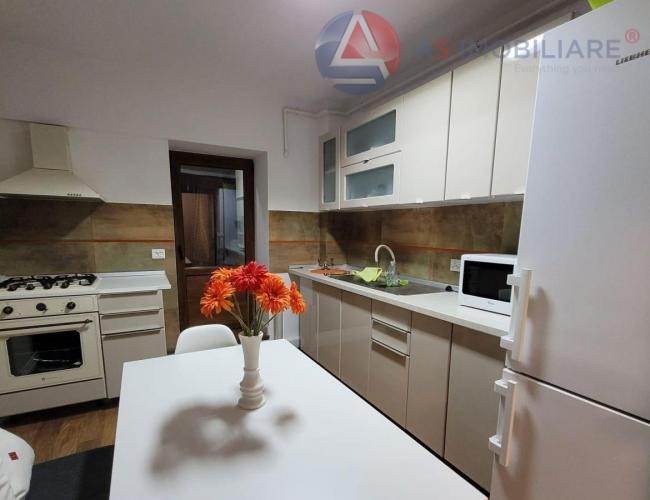 Apartament 3 camere decomandat 86mp, zona Bulevardul Grivitei, Brasov