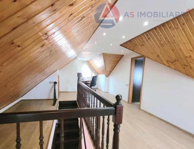 Casa caldurasa si primitoare in zona Florilor, Brasov