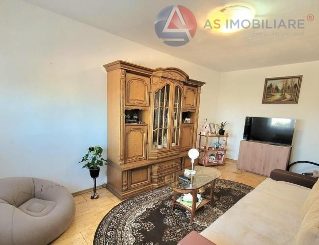 Oportunitate de investiție în cartierul Astra: Apartament luminos cu 3 camere, decomandat