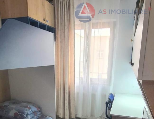 Apartament 3 camere, zona Tractoru, Brasov