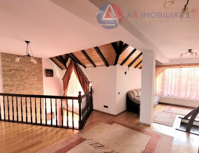 Casa caldurasa si primitoare in zona Florilor, Brasov