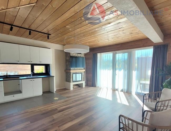 Casă de vacanță modernă P+M (Construcție 2023) – Teren 400 mp, Șemineu & Vedere Panoramică, Rasnov- Glajerie