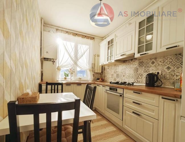 Apartament 2 camere sub mantia 