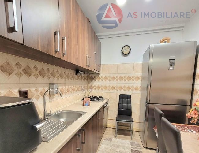 Apartament 2 camere renovat, zona Bisericii Romane, Brasov