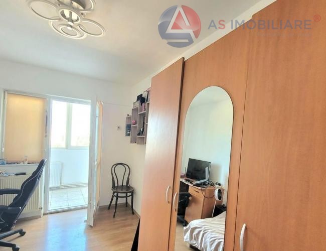 Oportunitate de investiție în cartierul Astra: Apartament luminos cu 3 camere, decomandat