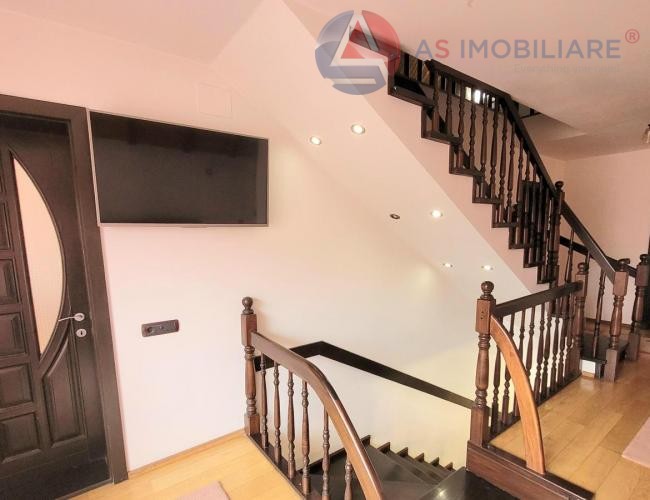 Casa caldurasa si primitoare in zona Florilor, Brasov